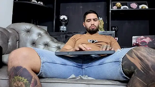 matteosantos live sex cam