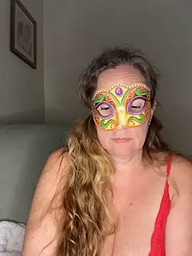 largeboobies30's cam snapshot