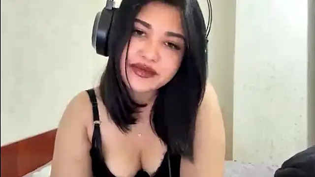 Lolamein's cam snapshot