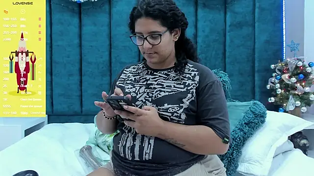 DanielleEvans_'s cam snapshot