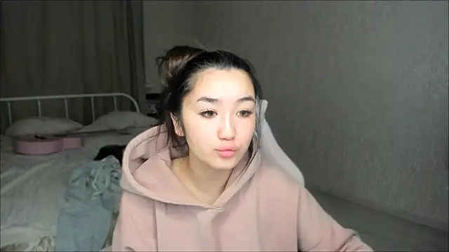 yourbabysakuraa's cam snapshot