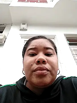 Sarahy-'s cam snapshot