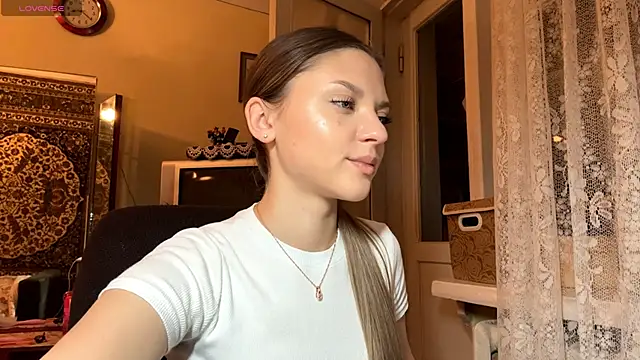 EnergeticMona's cam snapshot