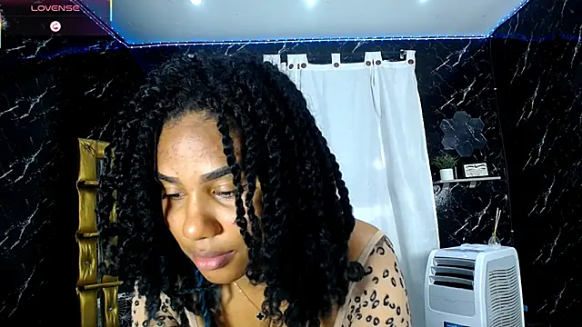 Hillary_queen's cam snapshot