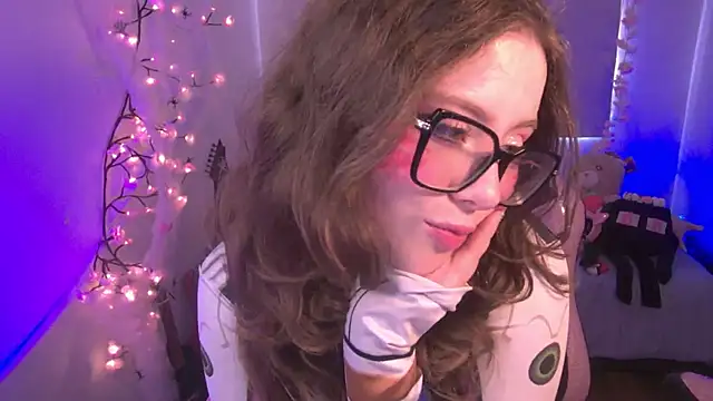 Lil_bela's cam snapshot