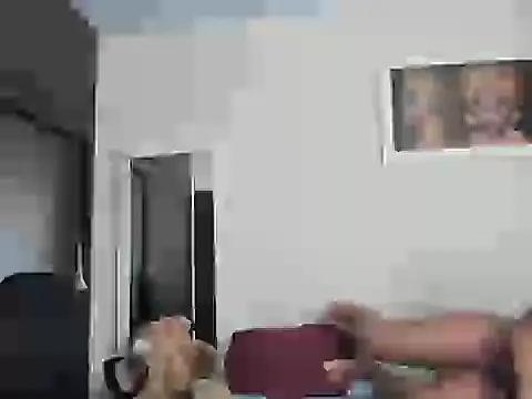 megan-hotxx's cam snapshot