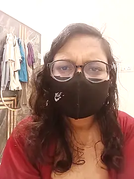 Mahira_sharma01's cam snapshot