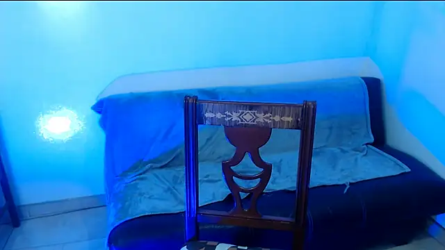 Gia_atm_'s cam snapshot