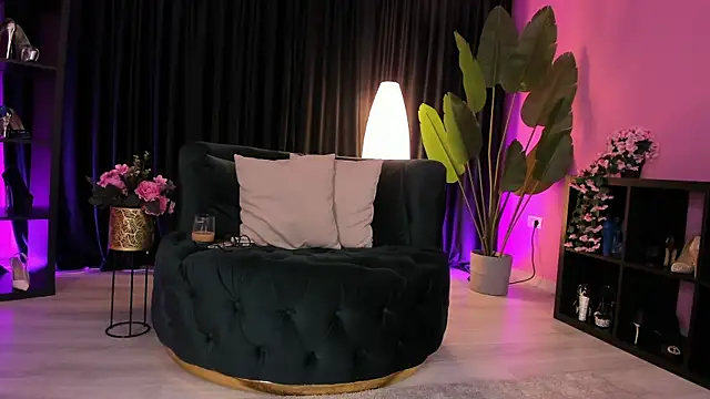 KimP0ssible's cam snapshot