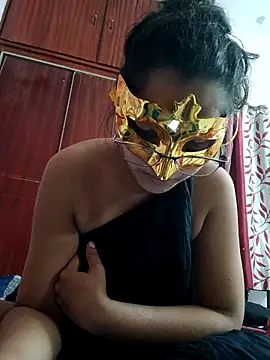 thanusi_2's cam snapshot