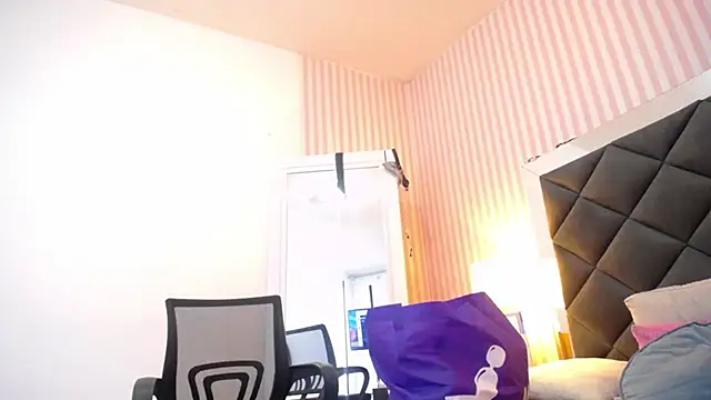 ViictoriaJones_'s cam snapshot