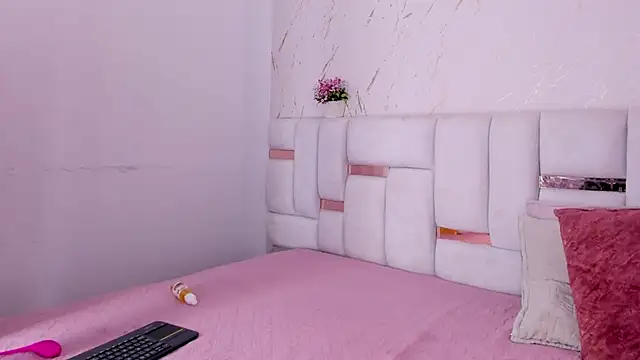 MiaBloom__'s cam snapshot