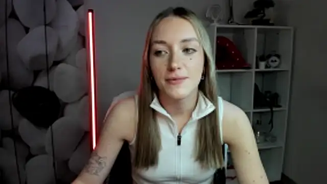 EvelynBlond's cam snapshot