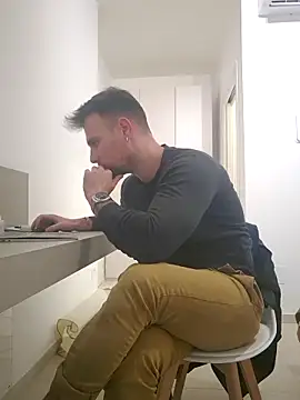 mrlyuis live sex cam