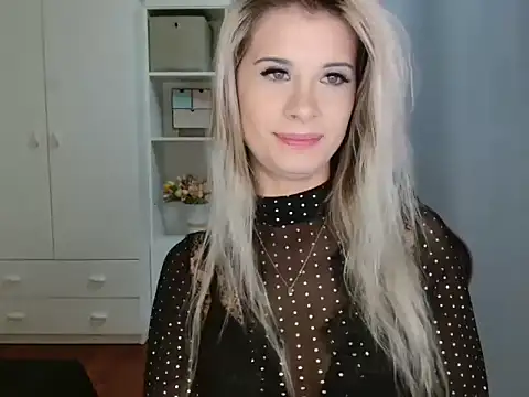 KristineGlow's cam snapshot