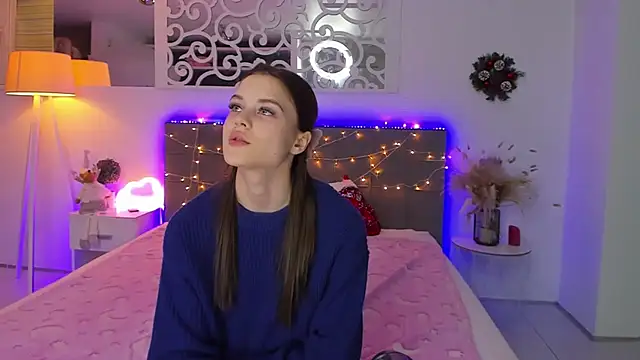 LuisaClover's cam snapshot