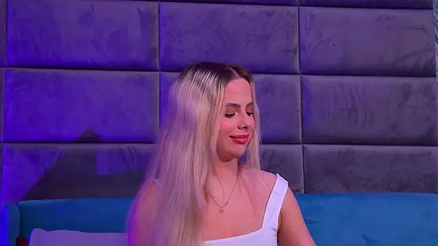 YssabelFox's cam snapshot