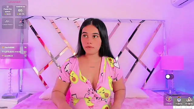 naughtysara20's cam snapshot