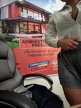 LIZ-06_'s cam snapshot