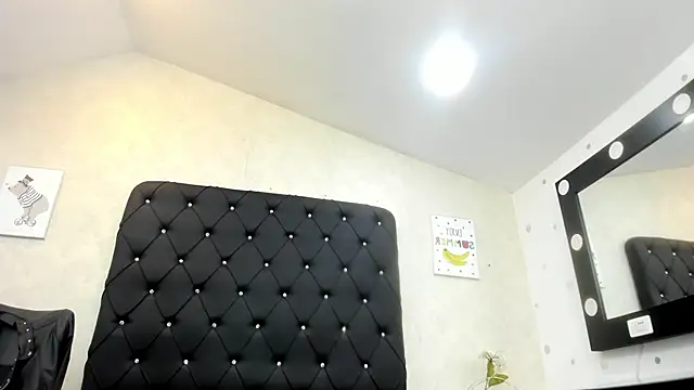 alana_johnson_0's cam snapshot