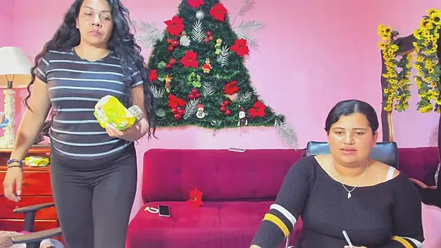 LesbianCouple02's cam snapshot