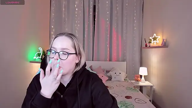 SallyPratt's cam snapshot