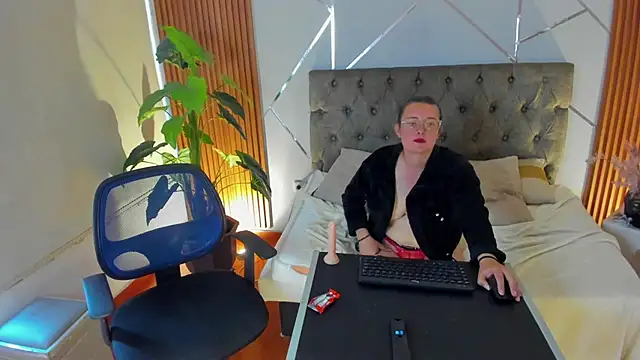 brenda_hertz's cam snapshot