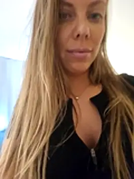 Nova-Lee's cam snapshot