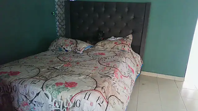 almaswan1's cam snapshot