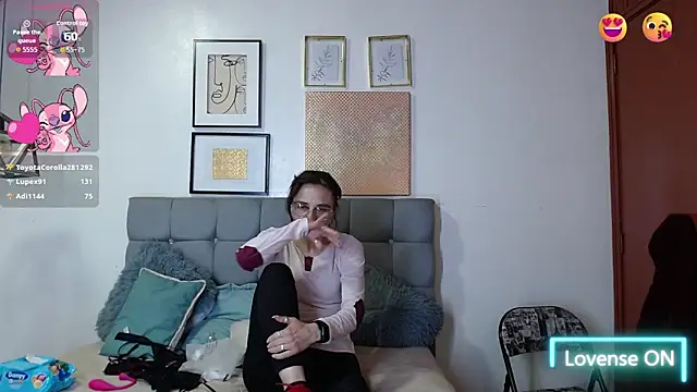 _naomi_s's cam snapshot