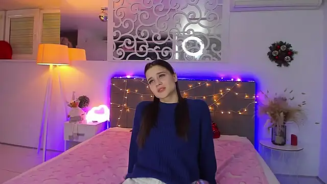 LuisaClover's cam snapshot