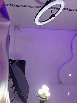 EmmilyEvanss's cam snapshot