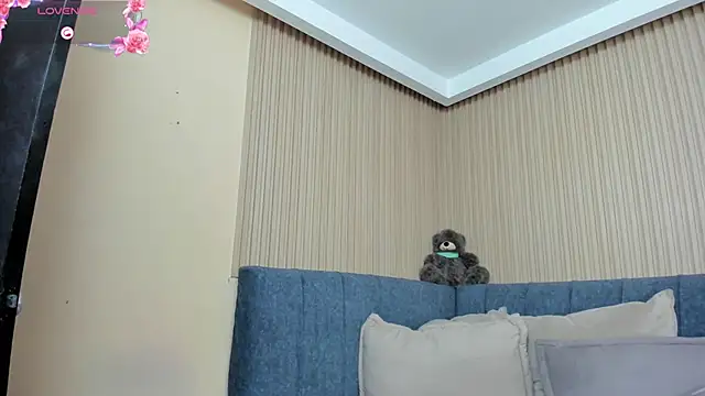 Dulce_emi's cam snapshot