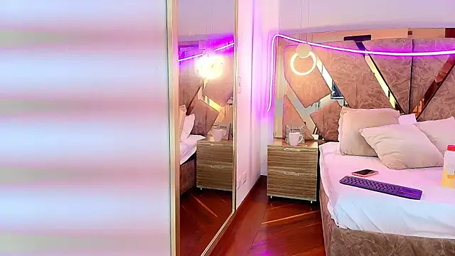 zarah_andrew__'s cam snapshot