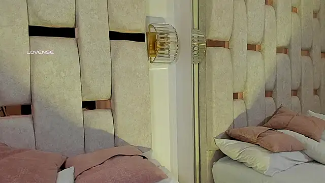 charlotte_line's cam snapshot