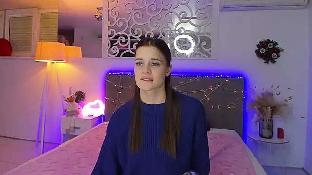 LuisaClover's cam snapshot