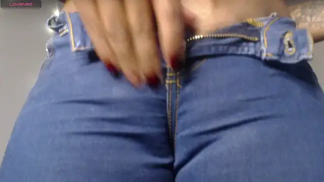 HornySamantha_25's cam snapshot