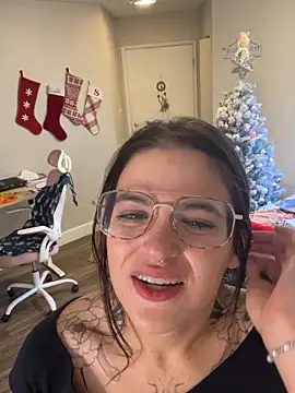 SafeinouterSpace's cam snapshot