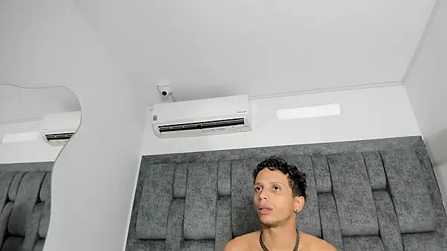 DamianandEva's cam snapshot