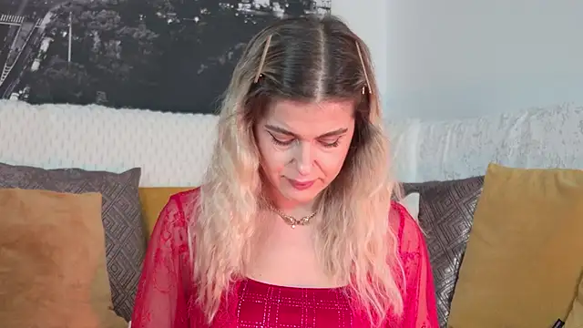 Sarah-Hart live sex cam