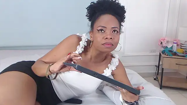 ChantalGarner's cam snapshot