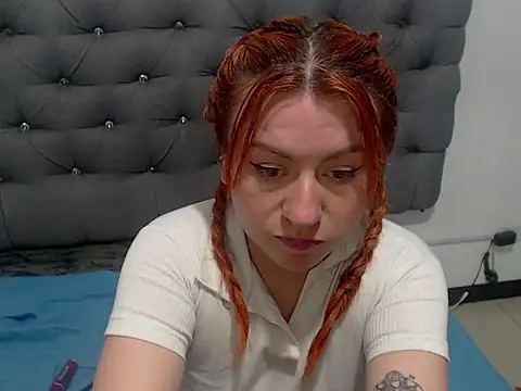 XxMiaSexxyHotxX's cam snapshot