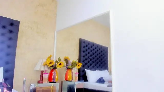 NahomiWhitel live sex cam