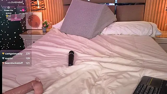 Emily_Roberts9's cam snapshot