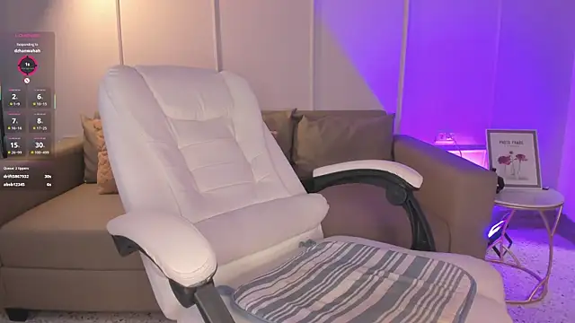 NaughtyAnggel's cam snapshot