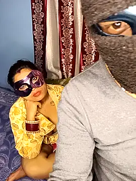 Naughty-Chaaya's cam snapshot