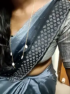 Tamilmallu-duskygirl03's cam snapshot