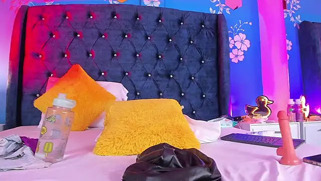 violet_smith2's cam snapshot