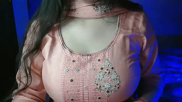 HotNiyathi's cam snapshot