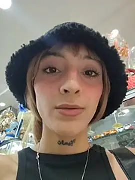 Dani-peggin's cam snapshot